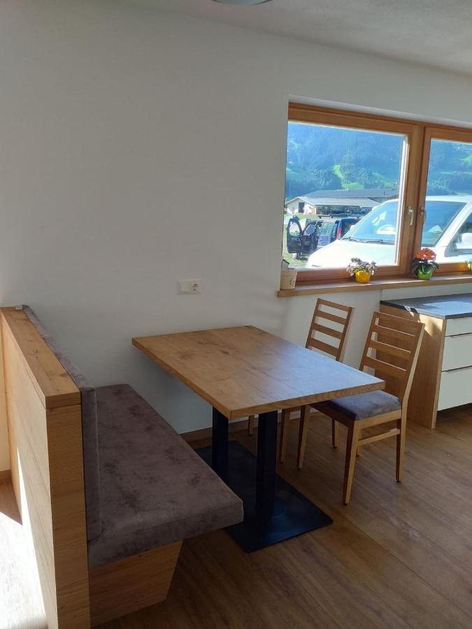 Grosszuegiges Apartment Georg Mayrhofen Barrierefrei Hollenzen ภายนอก รูปภาพ